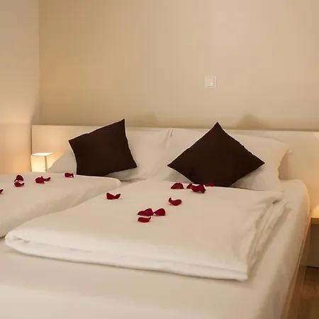 ゲストハウス Bulevar 3*